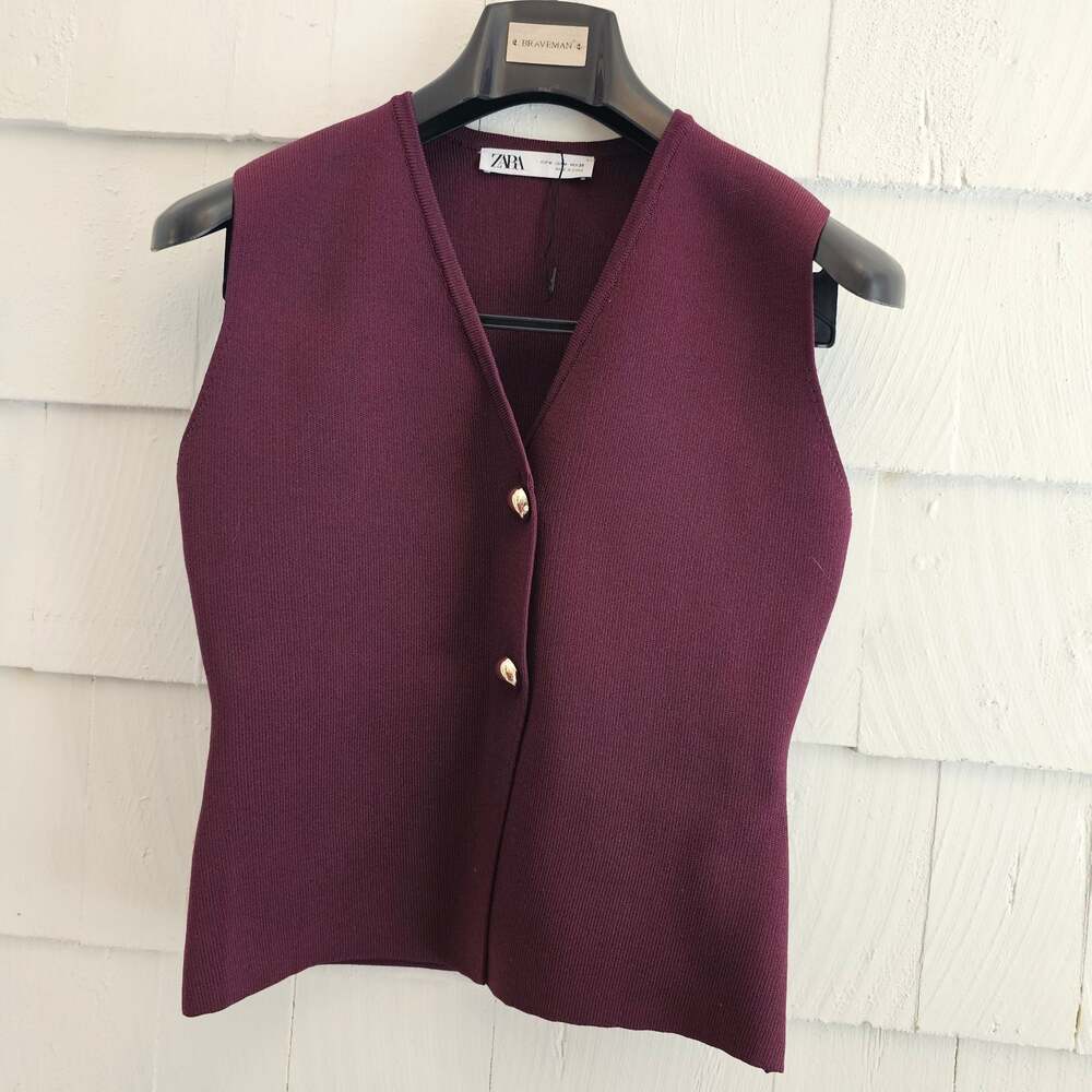 Zara Knit Sweater Vest Womens Medium Burgundy V Neck Gold Button Sleeveless Top